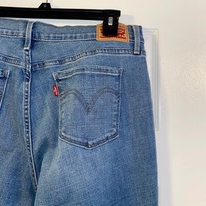 2 for $5✨ Levi Jeans